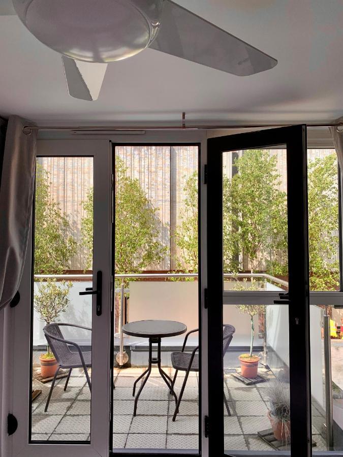 Gorgeous With Balcony, 2 Mins To And Pier